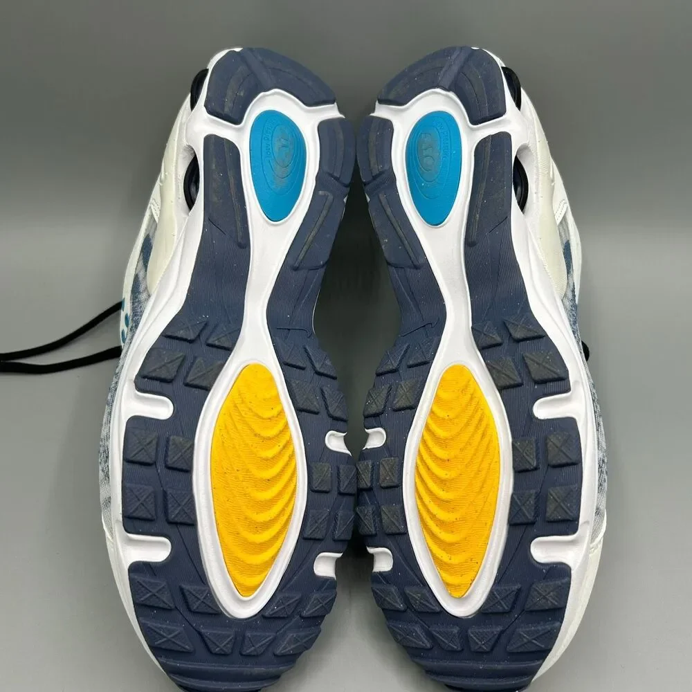 Nike Air Max TW Summit White/Blue Lightning Shoes Size 6.5Y